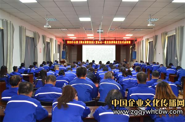 圖為銀光公司在開展<a href=http://saiweirui.com/ztb/2014-02-25/2249.html target=_blank class=infotextkey>專題</a>培訓.jpg